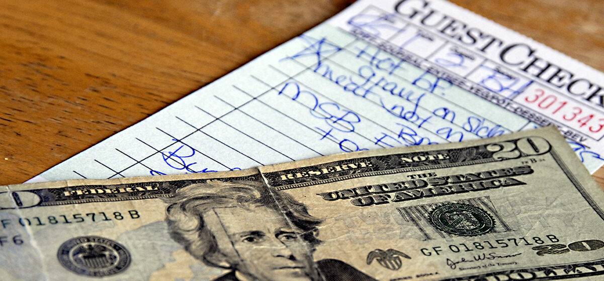 Waitress gets ‘$0’ tip on ‘$187’ bill – her angry Facebook post goes viral