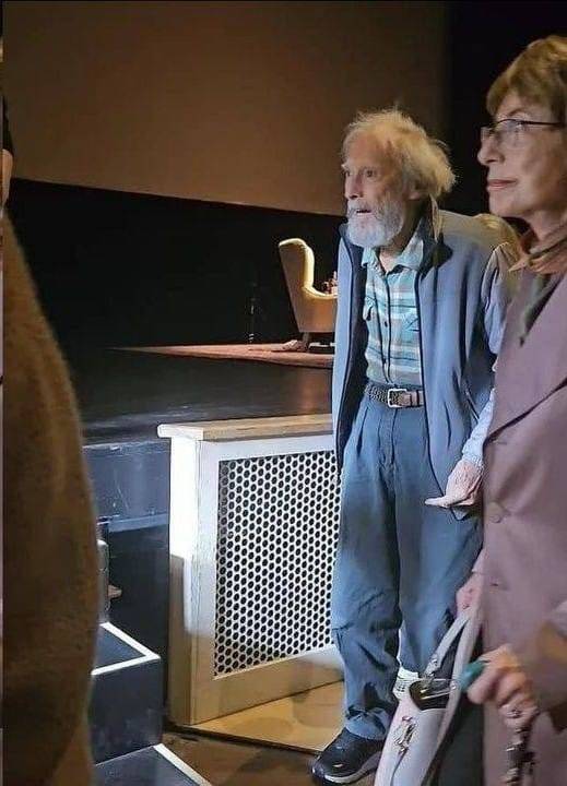 93-year-old Clint Eastwood looks strange and worries fans with his “very different” appearance -“unrecognizable”