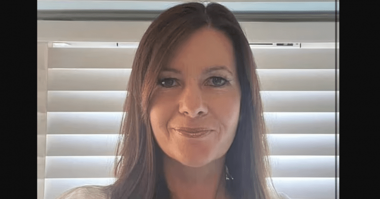 Cafe Owner Is Forced To Shut Down After Neighbors Complain About The Smell Of Bacon